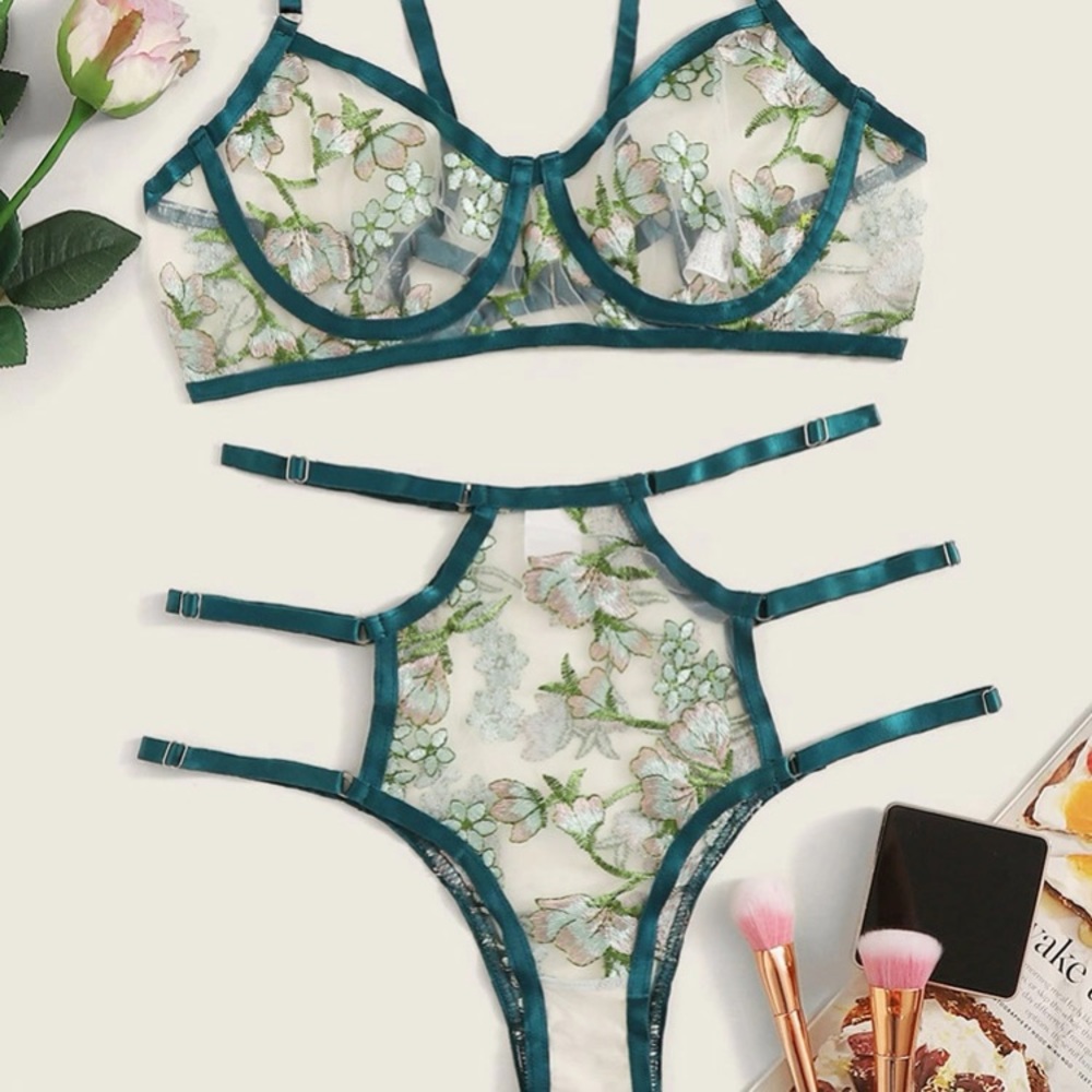 BNWOT SEXY SHEIN STRAPPY MESH LINGERIE SET SIZE MEDIUM